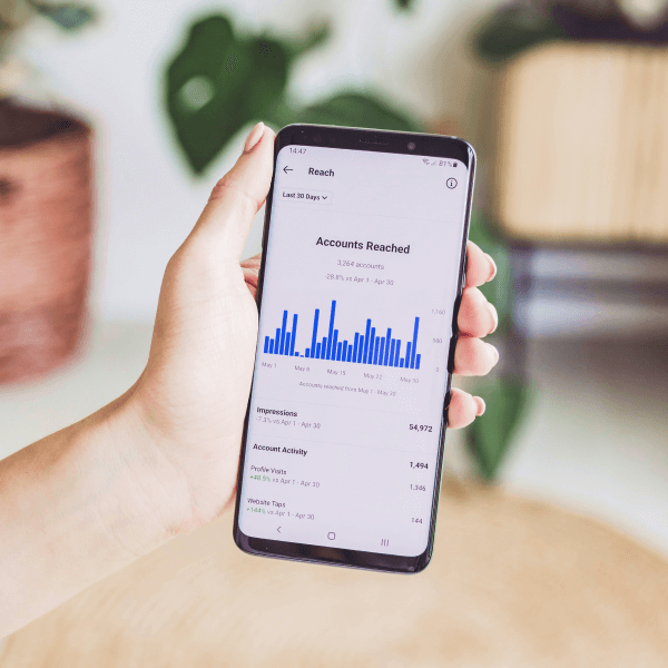 Prowadzenie profili na facebook, instagram, linkedin. Social media menager, kontent w social mediach.